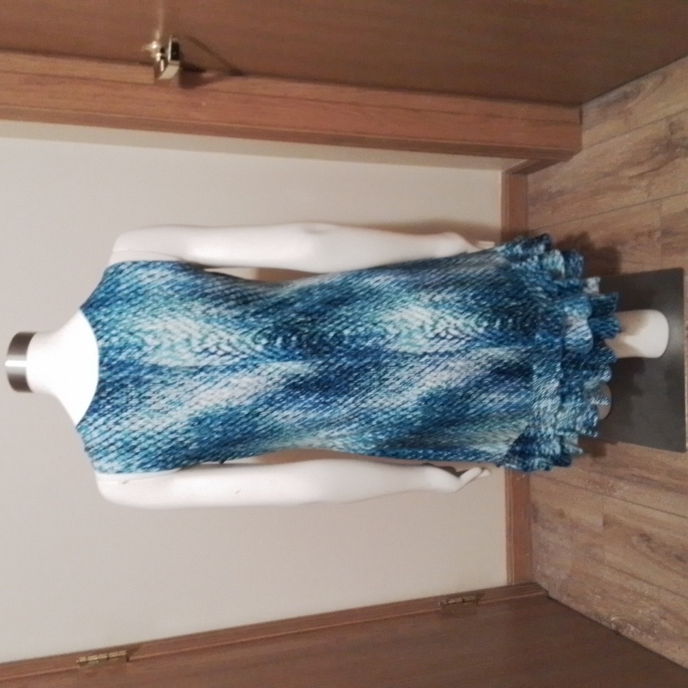 R & K sundress, size medium, blue/white, summer style. - Picture 3 of 7